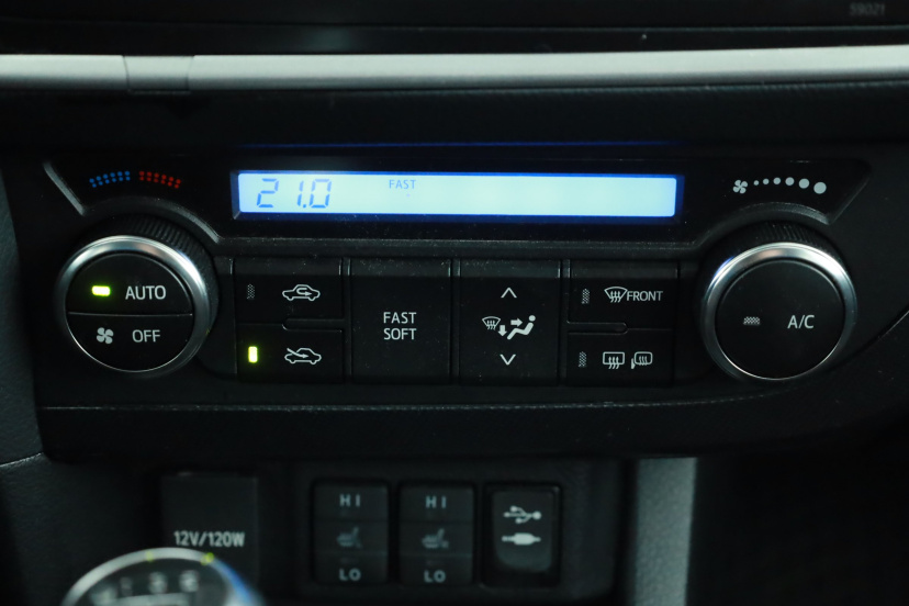 Toyota Auris, 2013
