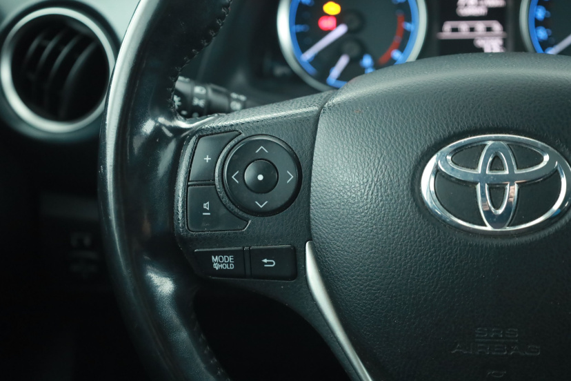 Toyota Auris, 2013