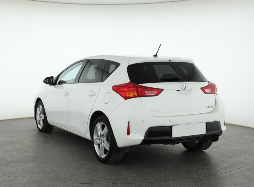 Toyota Auris, 2013