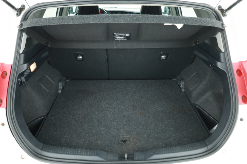 Toyota Auris, 2013