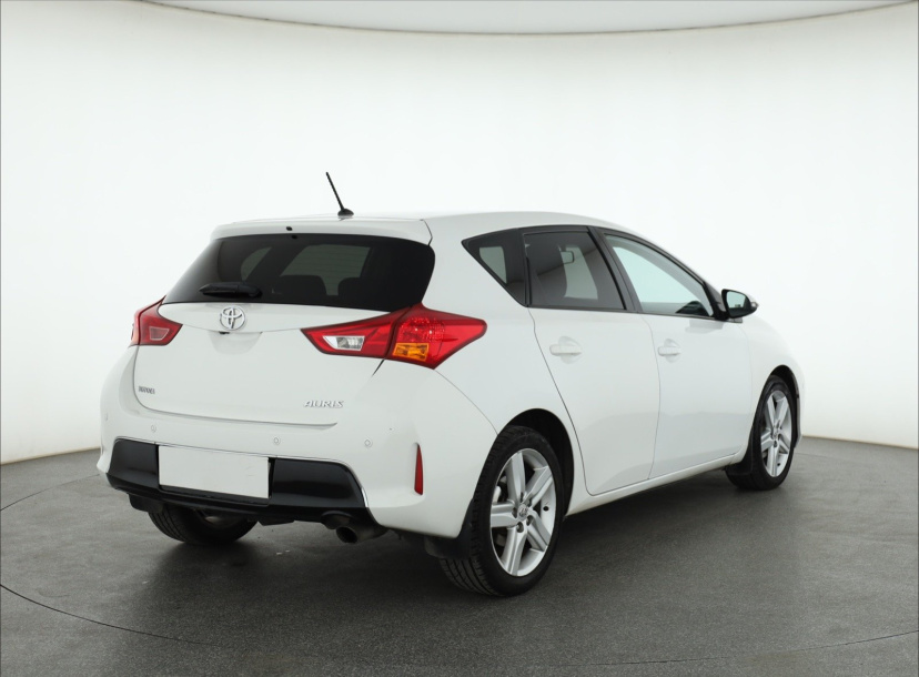 Toyota Auris, 2013
