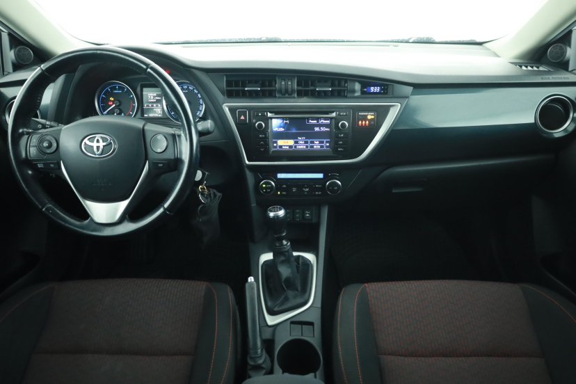 Toyota Auris, 2013