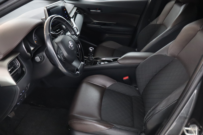 Toyota C-HR, 2018