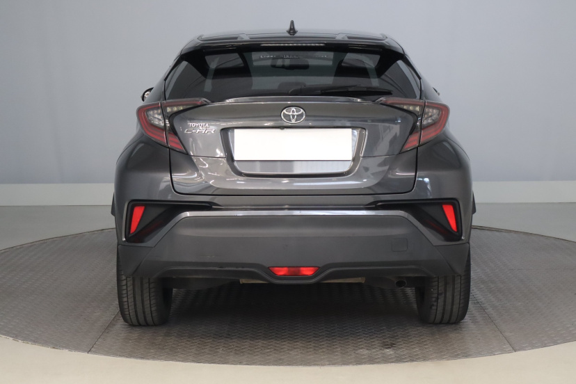 Toyota C-HR, 2018