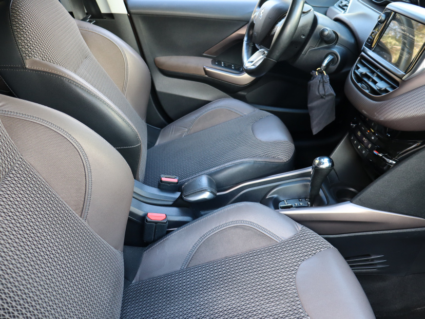 Peugeot 2008, 2014