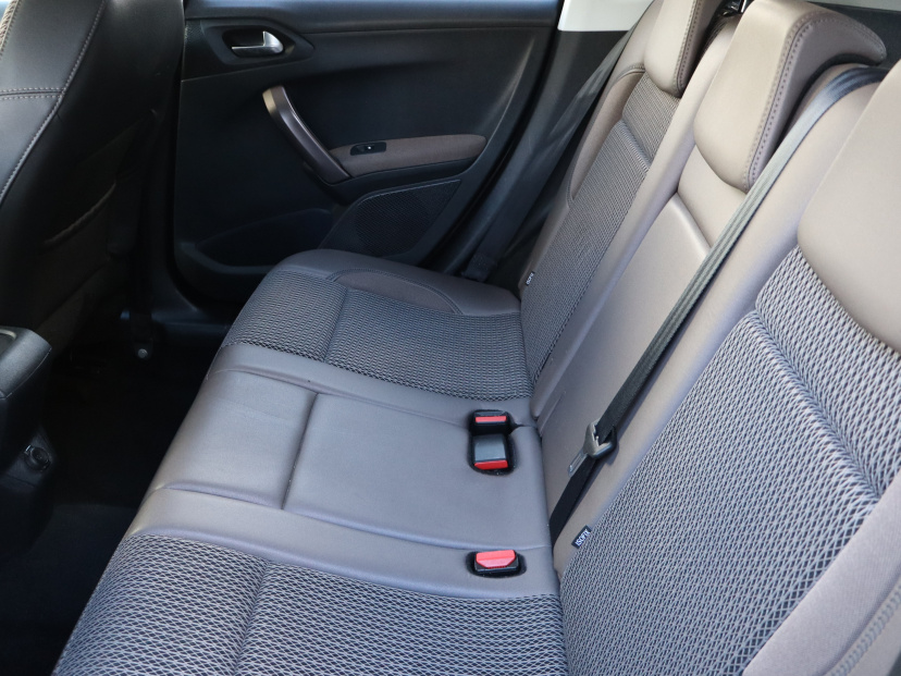 Peugeot 2008, 2014