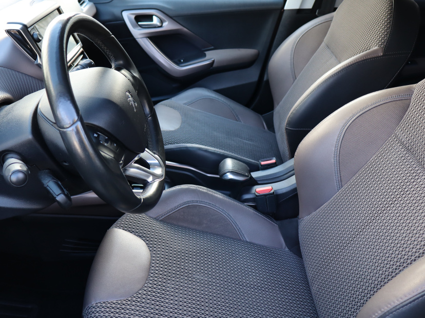 Peugeot 2008, 2014