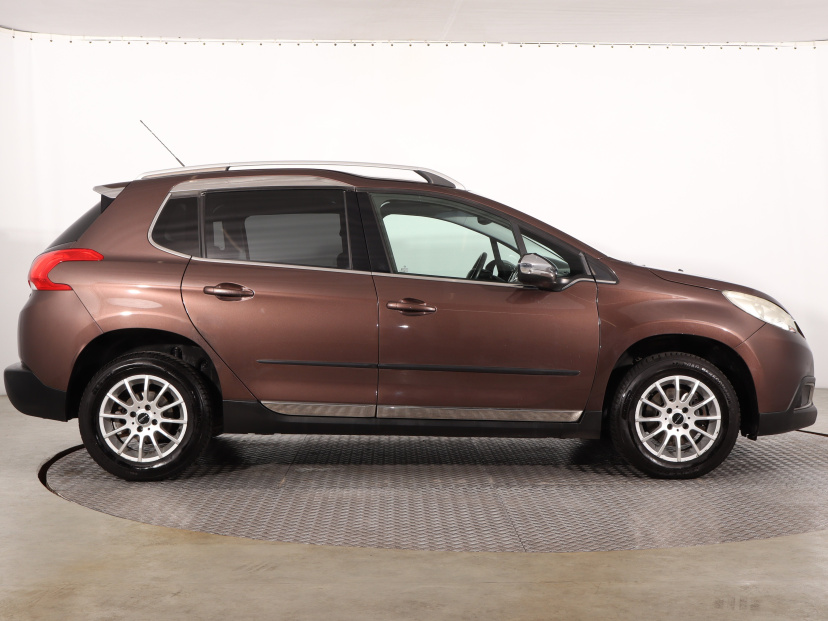 Peugeot 2008, 2014
