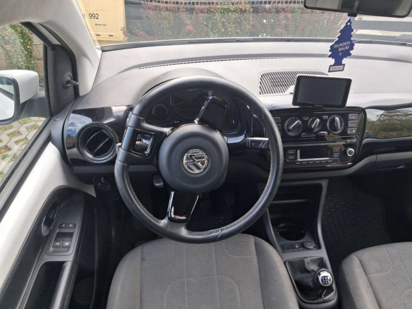 Volkswagen Up!, 2016