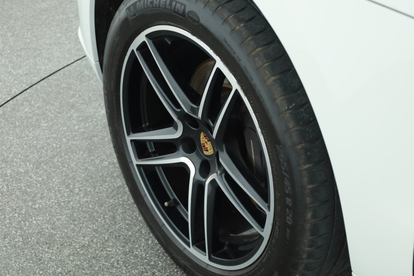 Porsche Macan, 2020