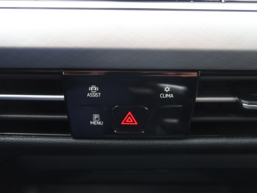 Volkswagen Golf, 2023