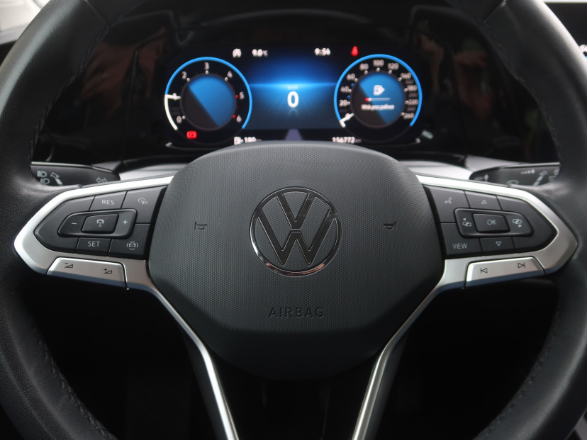 Volkswagen Golf, 2023