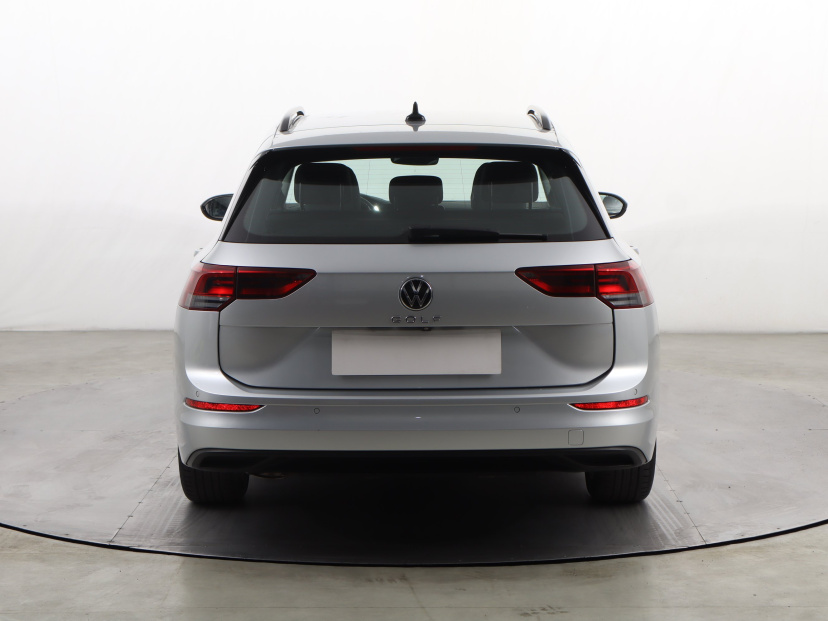 Volkswagen Golf, 2023