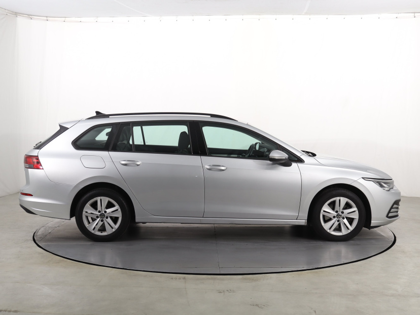 Volkswagen Golf, 2023