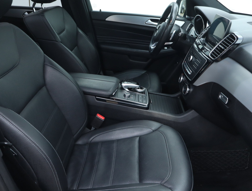 Mercedes-Benz GLE, 2016