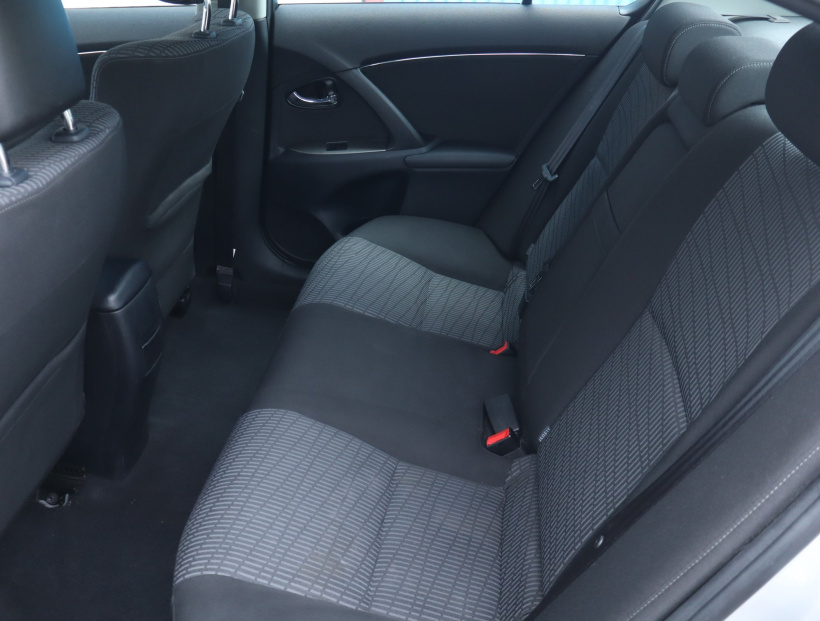 Toyota Avensis, 2011