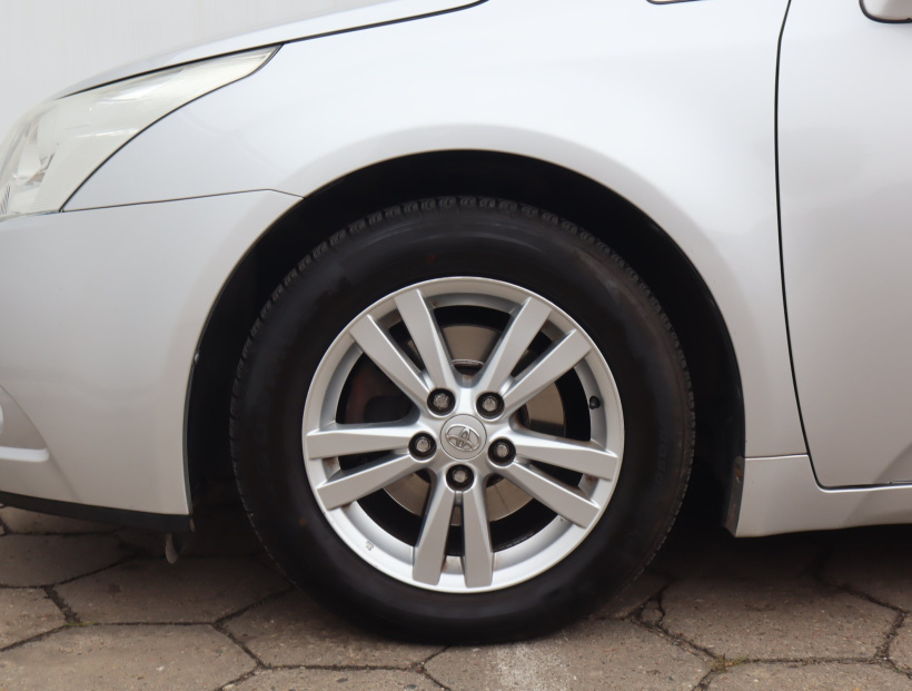 Toyota Avensis, 2011