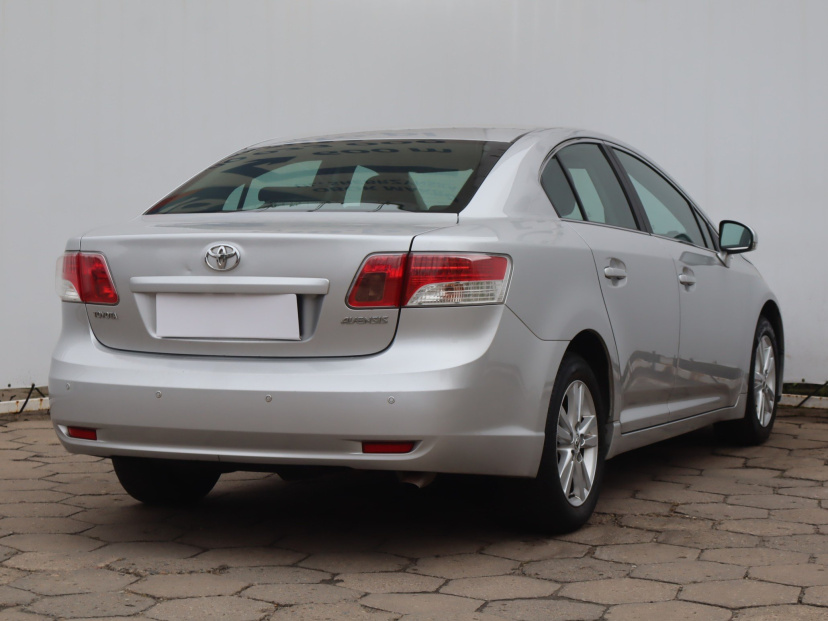 Toyota Avensis, 2011