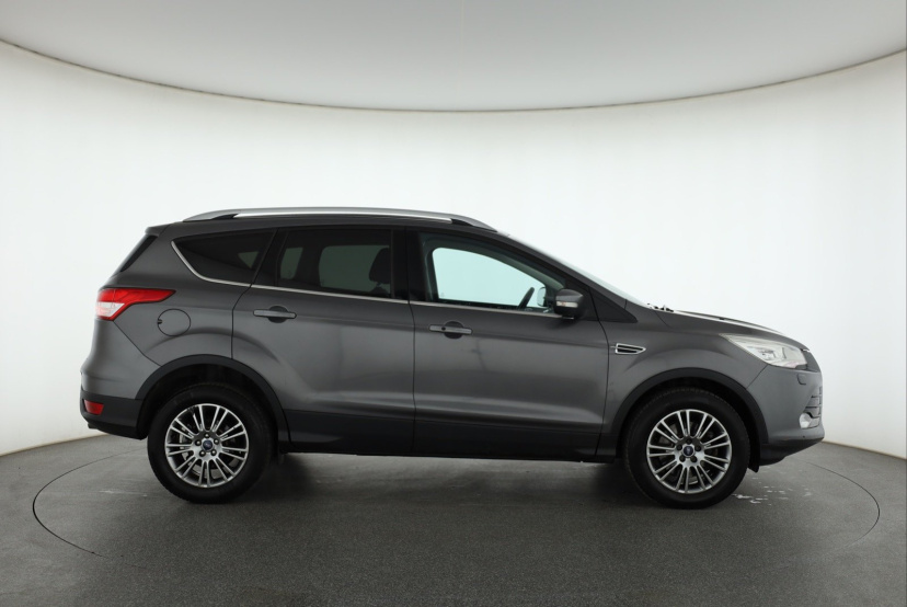 Ford Kuga, 2013