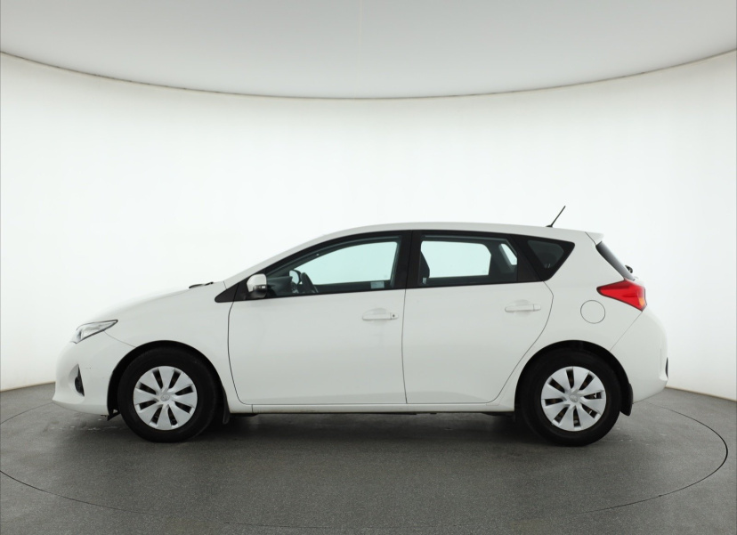 Toyota Auris, 2014