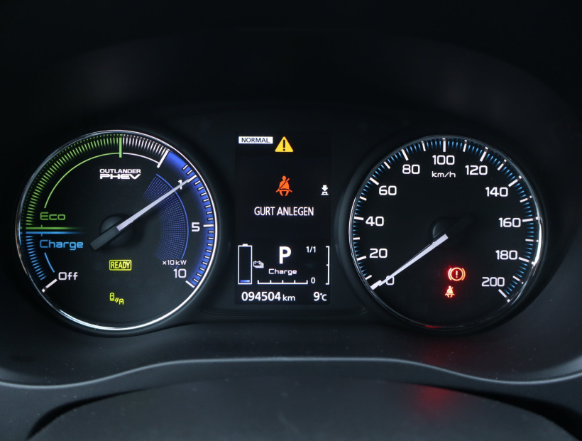 Mitsubishi Outlander, 2020