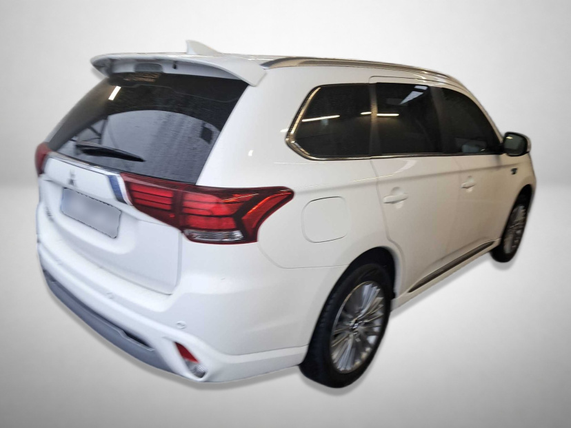 Mitsubishi Outlander, 2020
