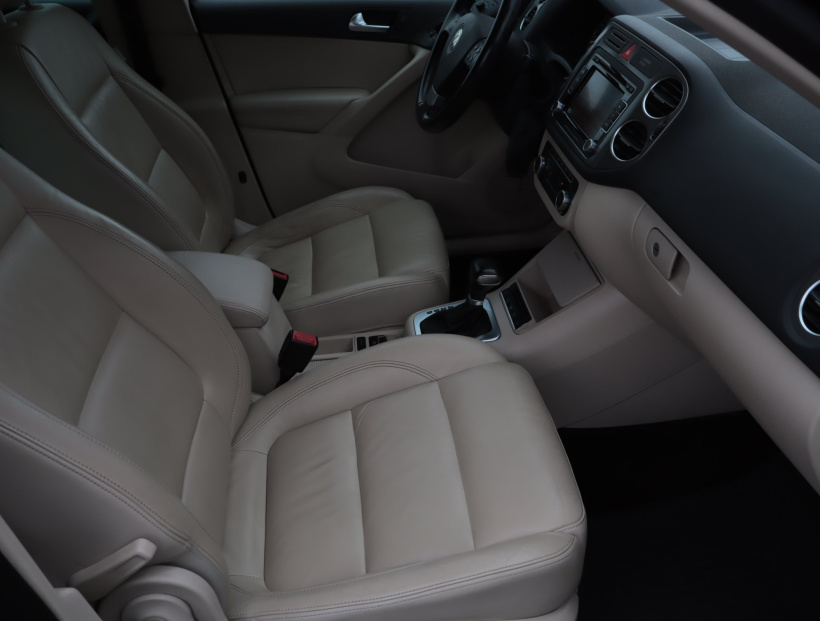 Volkswagen Tiguan, 2010