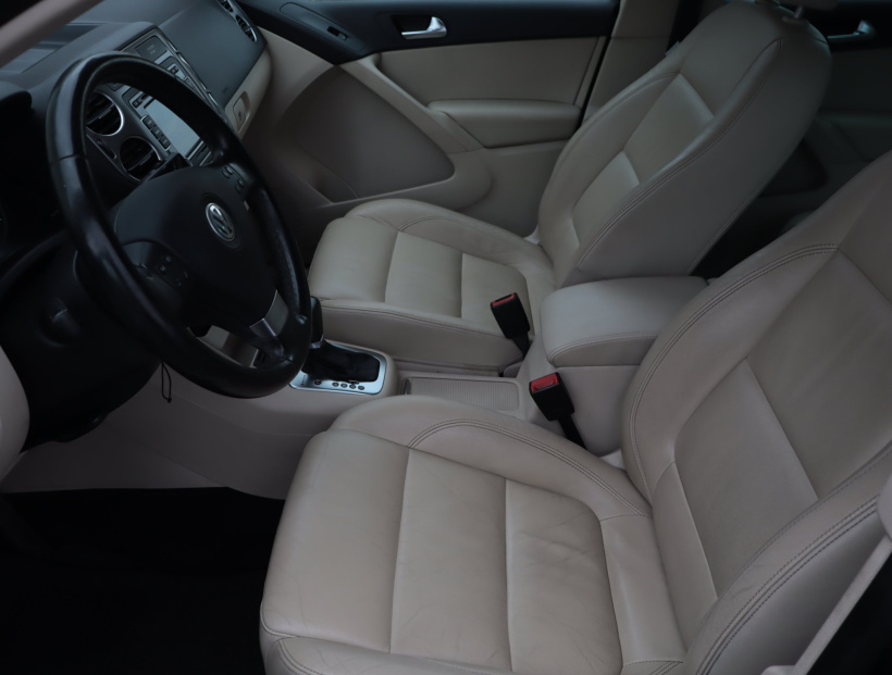 Volkswagen Tiguan, 2010