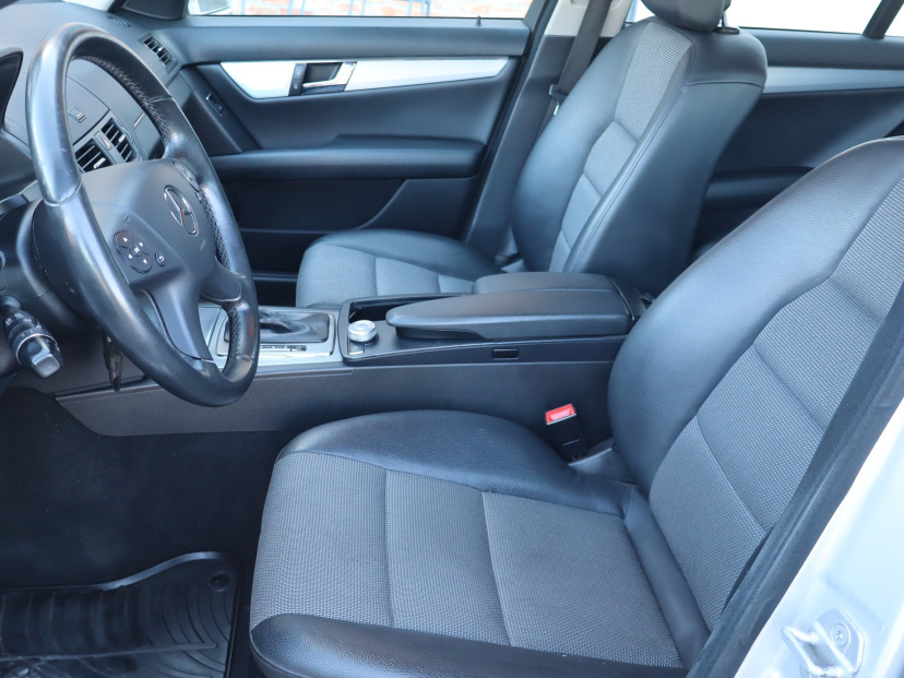 Mercedes-Benz C, 2011