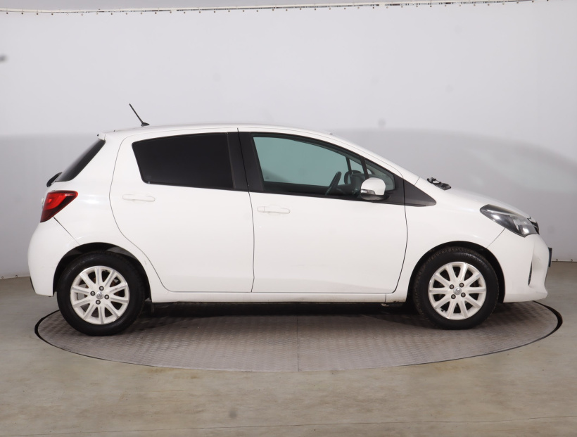 Toyota Yaris, 2015