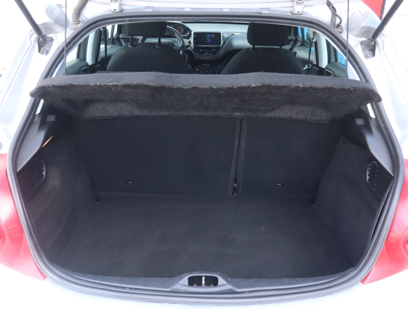 Peugeot 208, 2013