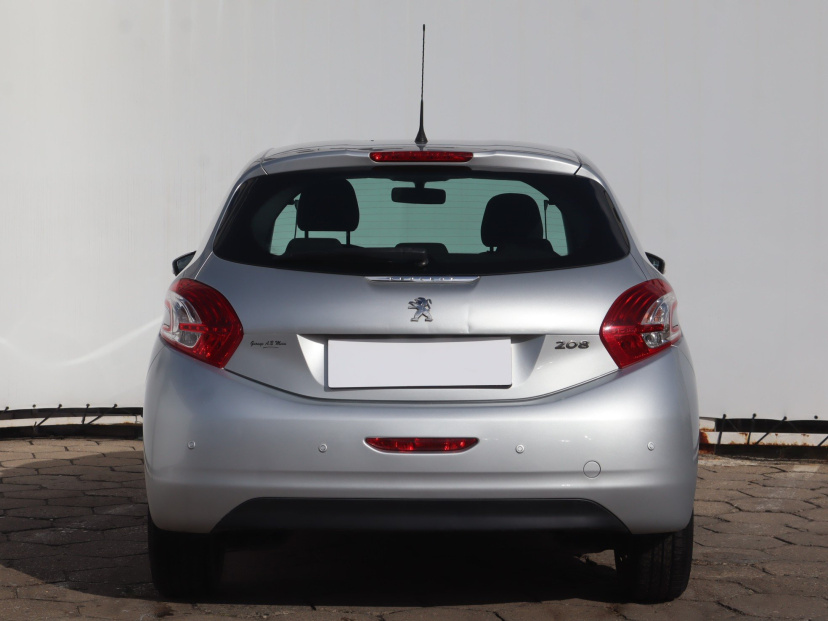 Peugeot 208, 2013