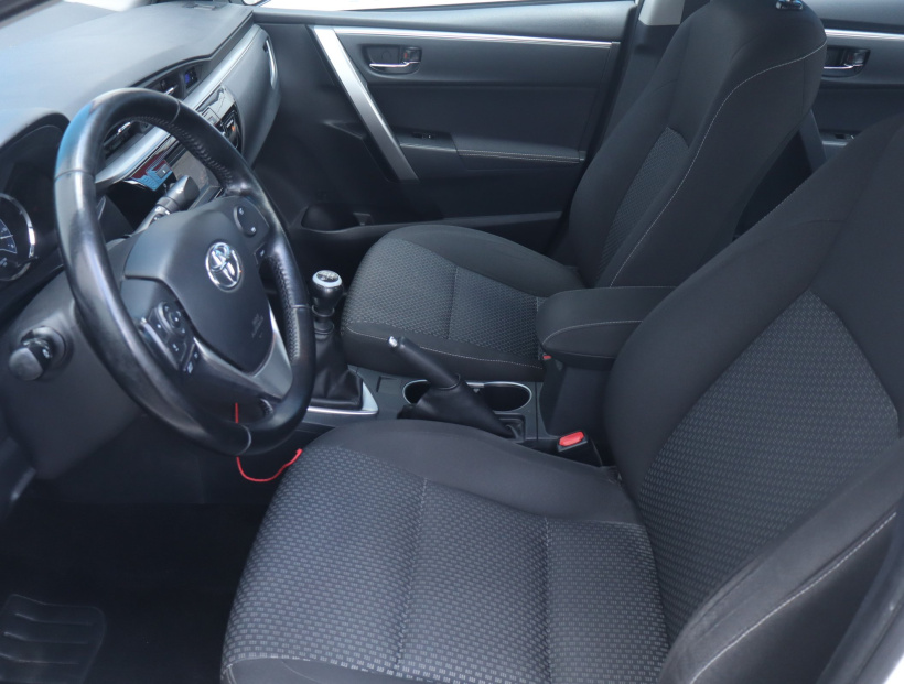 Toyota Corolla, 2015