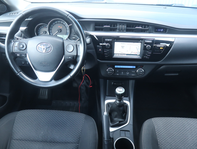 Toyota Corolla, 2015