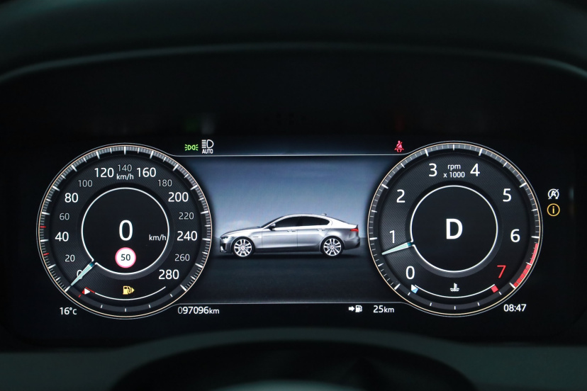 Jaguar XE, 2021