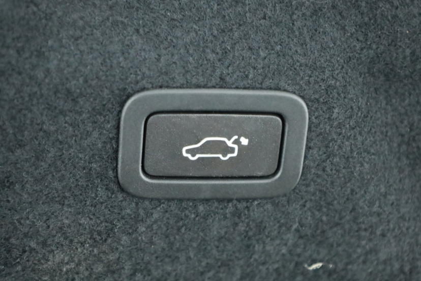 Jaguar XE, 2021