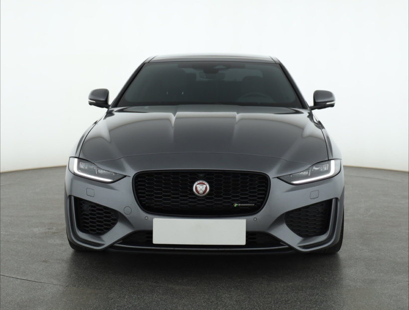 Jaguar XE, 2021