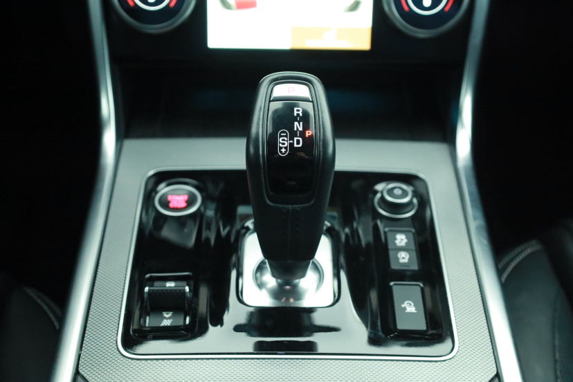Jaguar XE, 2021