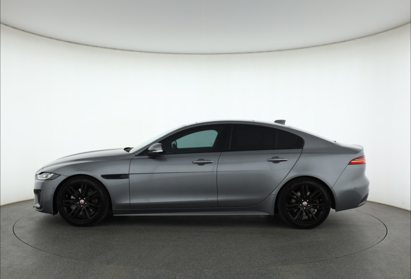 Jaguar XE, 2021