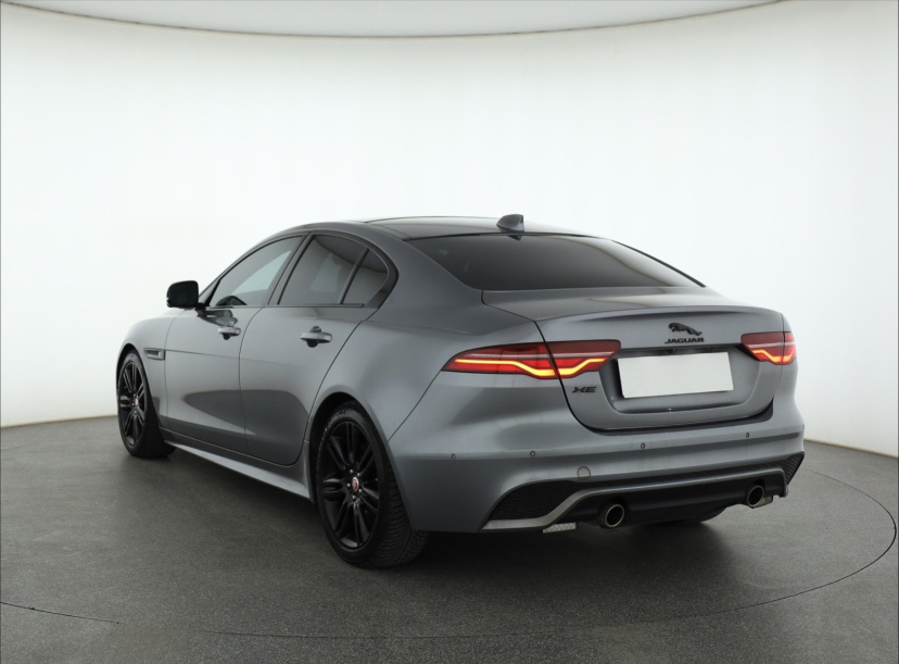 Jaguar XE, 2021