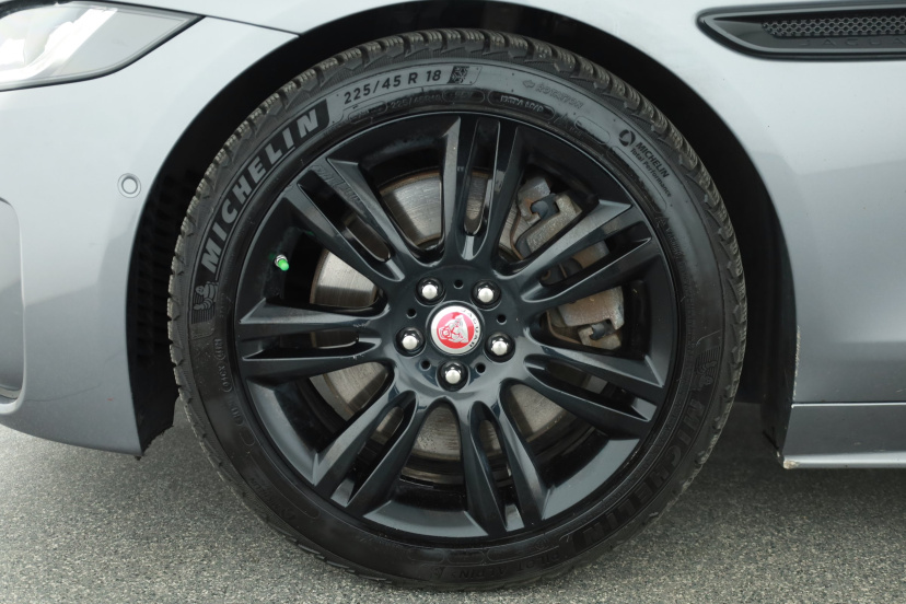 Jaguar XE, 2021