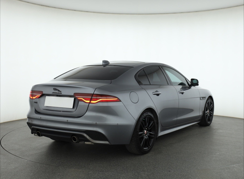 Jaguar XE, 2021