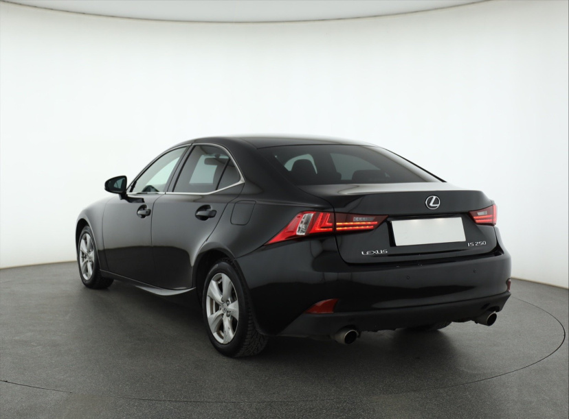 Lexus IS, 2014