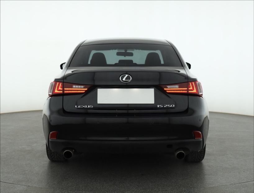 Lexus IS, 2014