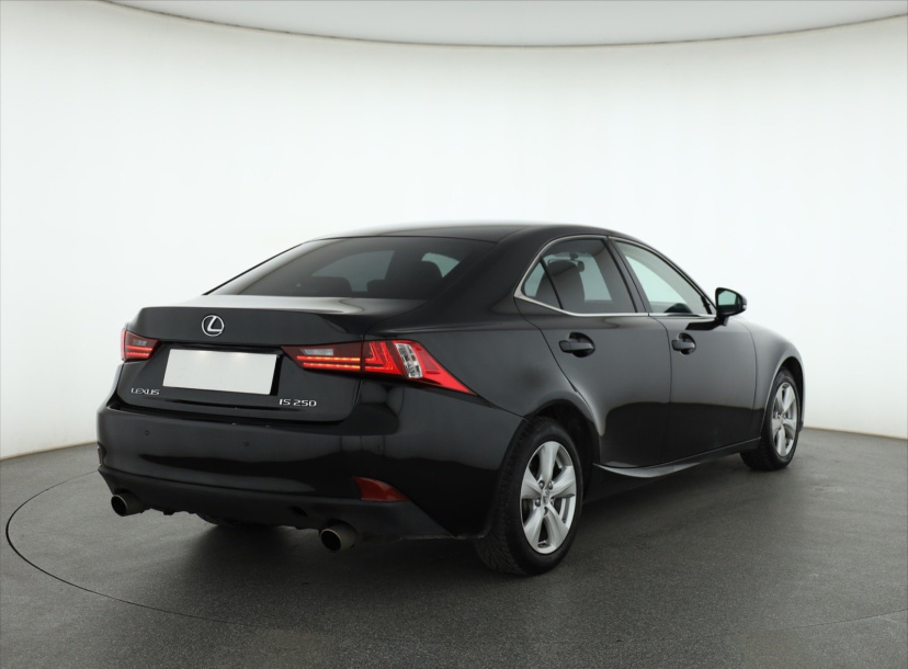 Lexus IS, 2014