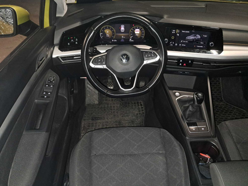Volkswagen Golf, 2022