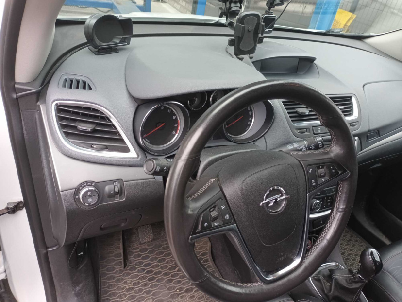 Opel Mokka, 2015