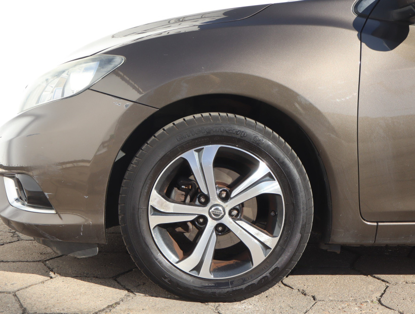Nissan Pulsar, 2015
