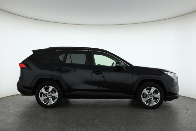 Toyota RAV 4, 2021