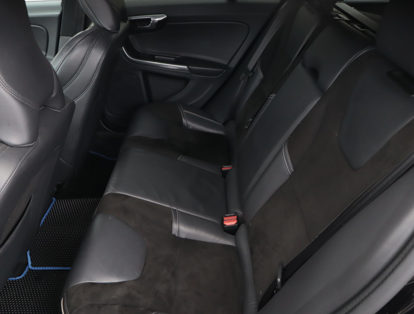 Volvo V60, 2015